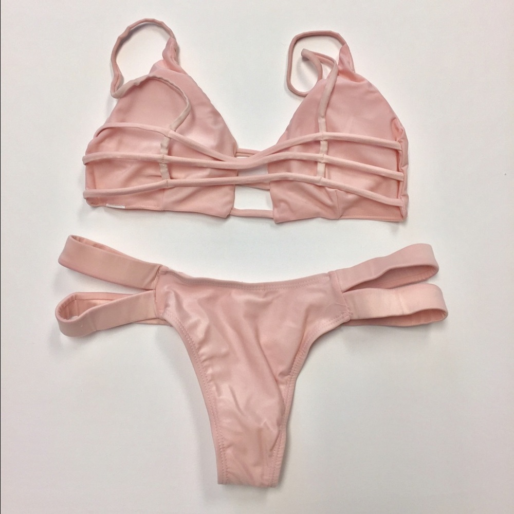 Pink bikini - Picture 2 of 2